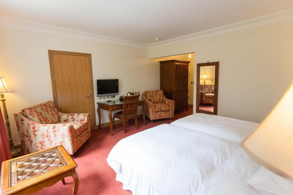 Woodland House Hotel Dumfries Room photo
